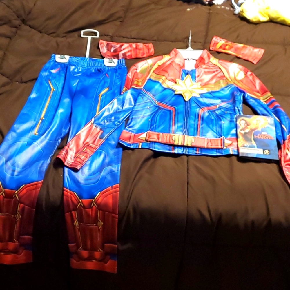 Captain Marvel costume